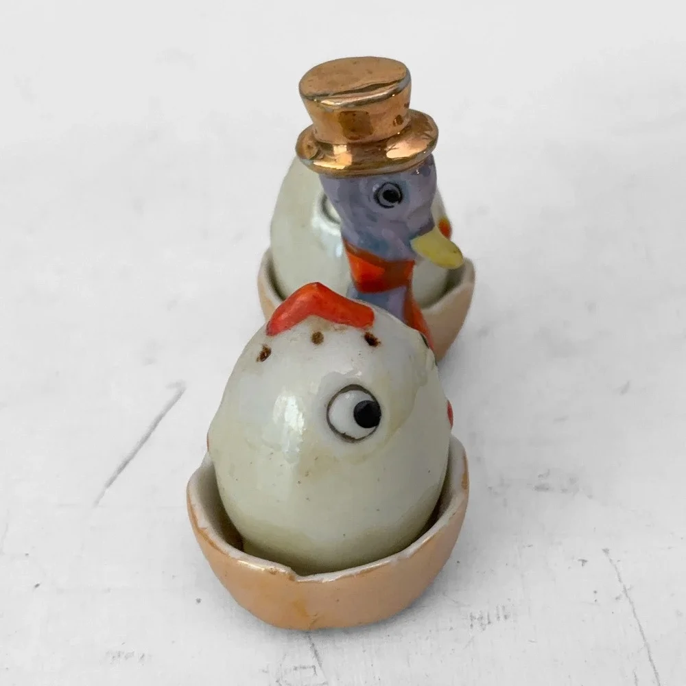 VTG Japan Lusterware Chick Egg Salt Pepper Shakers Duck Top Hat Mid Century